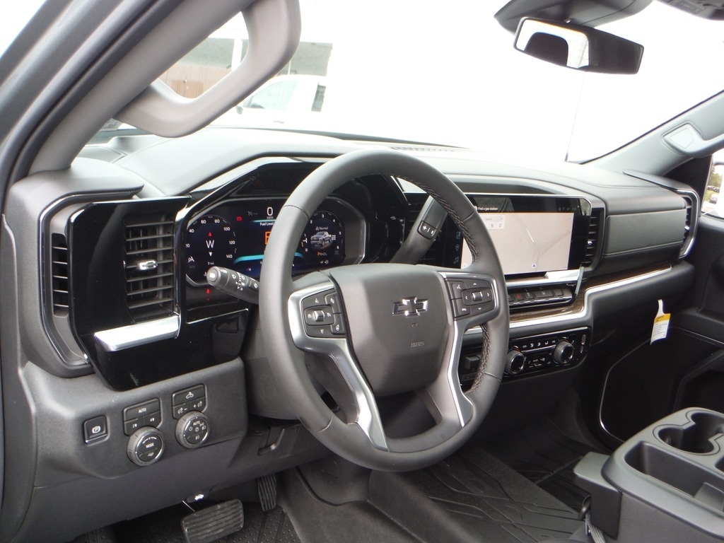2026 Chevrolet Silverado 1500 image 4