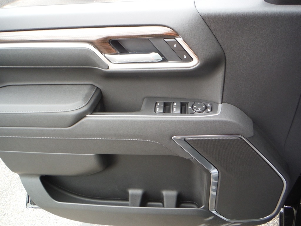 2026 Chevrolet Silverado 1500 image 17