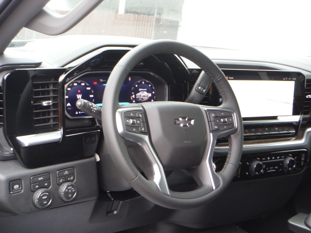 2026 Chevrolet Silverado 1500 image 18