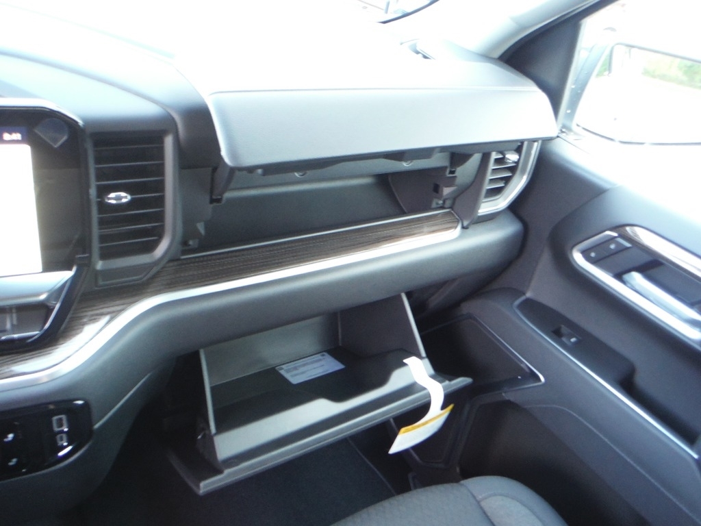 2026 Chevrolet Silverado 1500 image 37