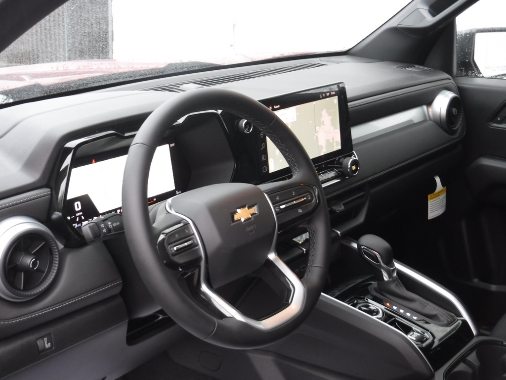 2026 Chevrolet Colorado image 15