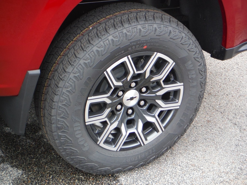 2026 Chevrolet Colorado image 4