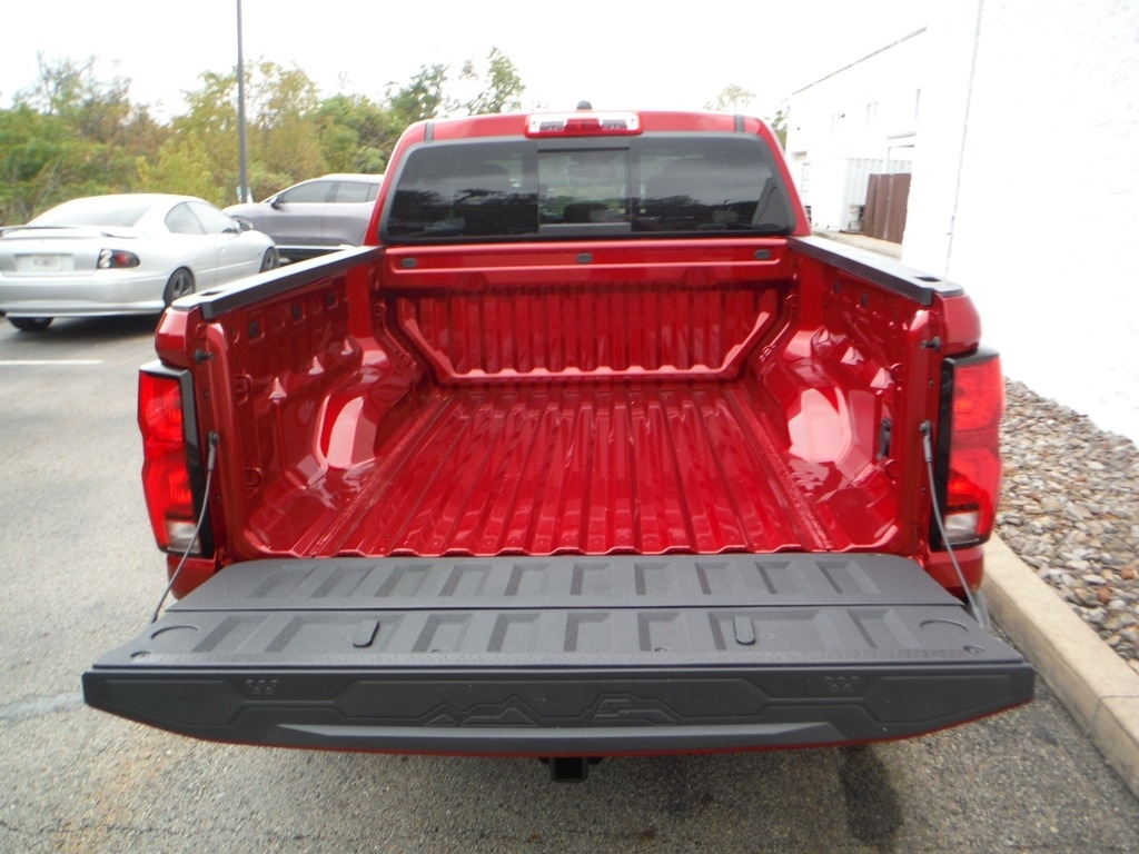 2026 Chevrolet Colorado image 14