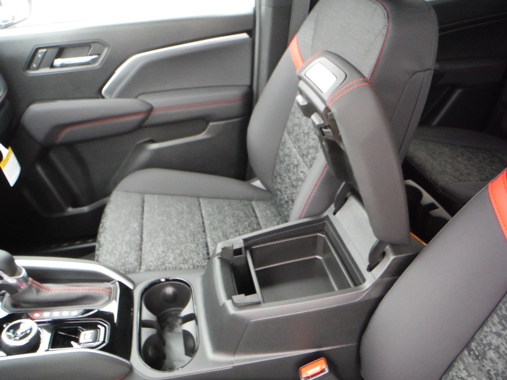 2026 Chevrolet Colorado image 25