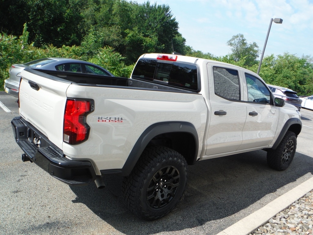 2026 Chevrolet Colorado image 9