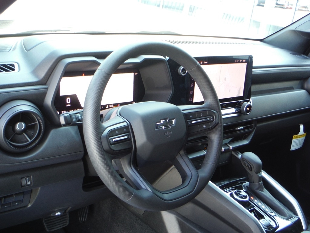 2026 Chevrolet Colorado image 18