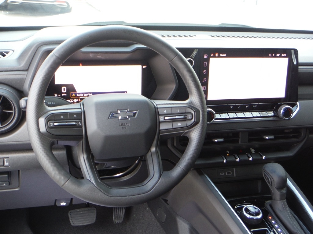 2026 Chevrolet Colorado image 3