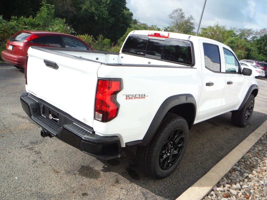 2026 Chevrolet Colorado image 9