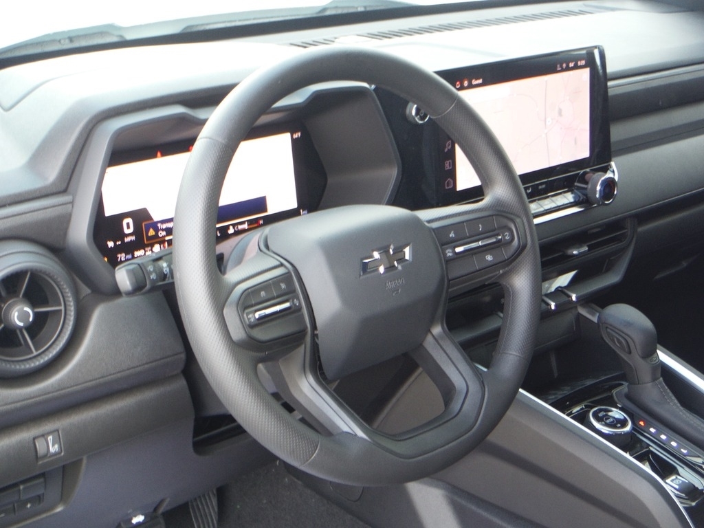2026 Chevrolet Colorado image 18