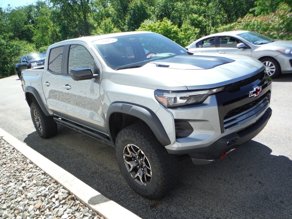 2025 Chevrolet Colorado image 14
