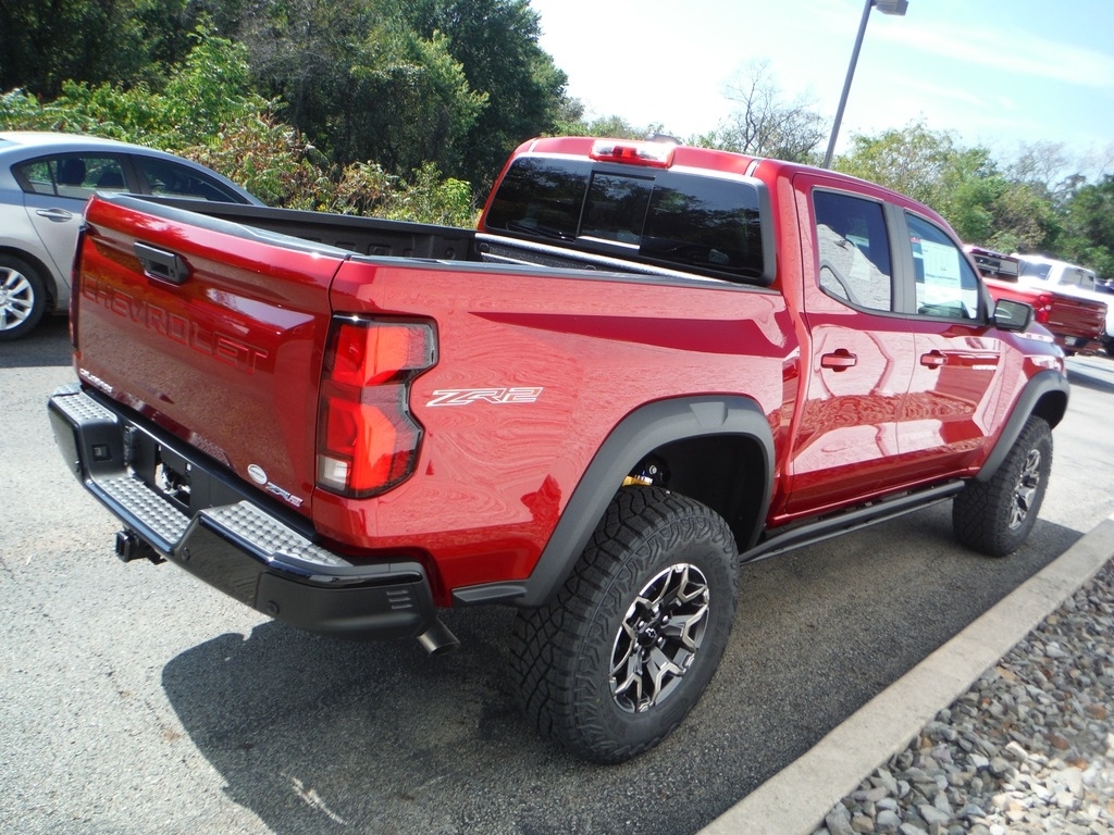 2026 Chevrolet Colorado image 14