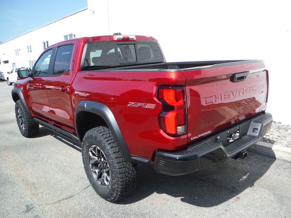 2026 Chevrolet Colorado image 18