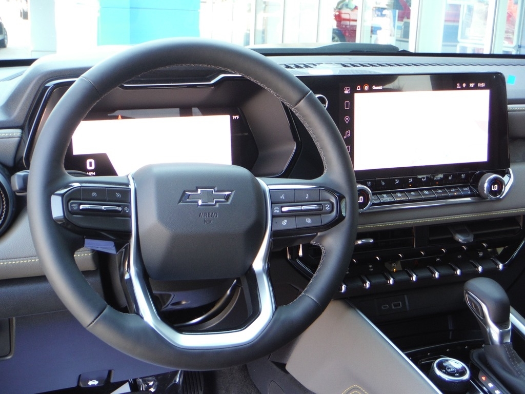 2026 Chevrolet Colorado image 3
