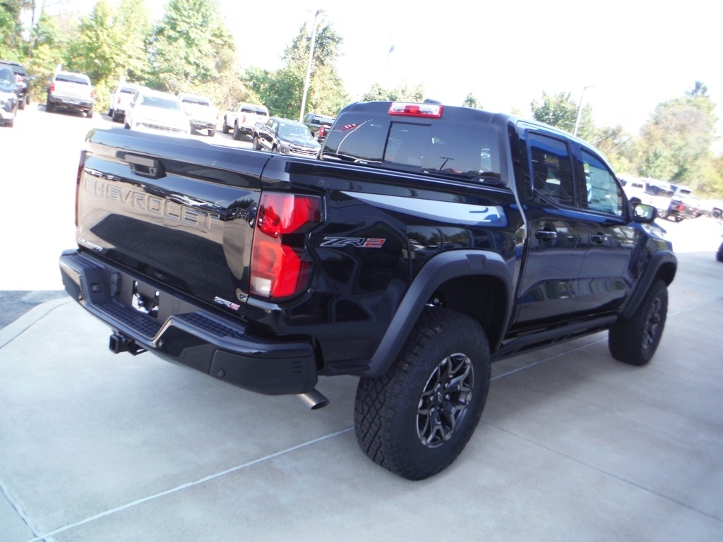 2026 Chevrolet Colorado image 14