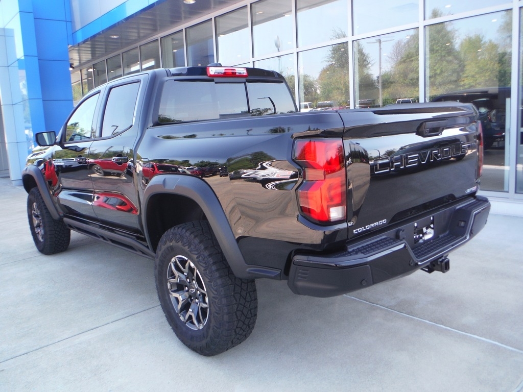 2026 Chevrolet Colorado image 18