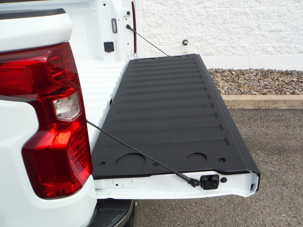 2026 Chevrolet Silverado 1500 image 17