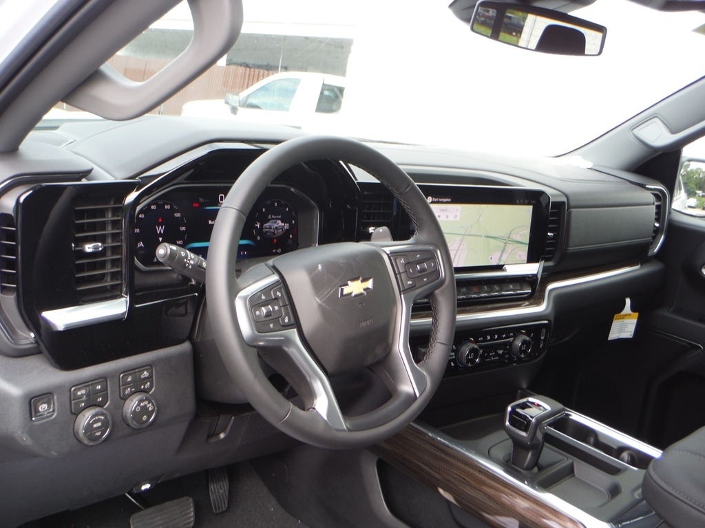 2026 Chevrolet Silverado 1500 image 18