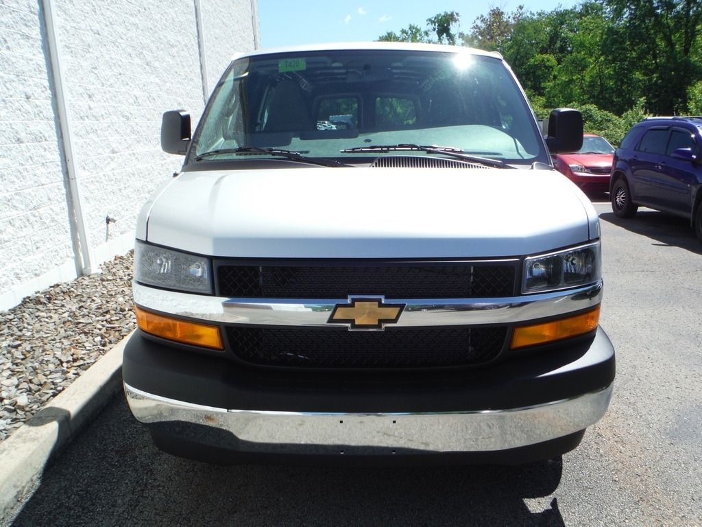 2026 Chevrolet Express image 5
