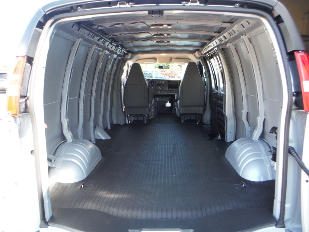 2026 Chevrolet Express image 12