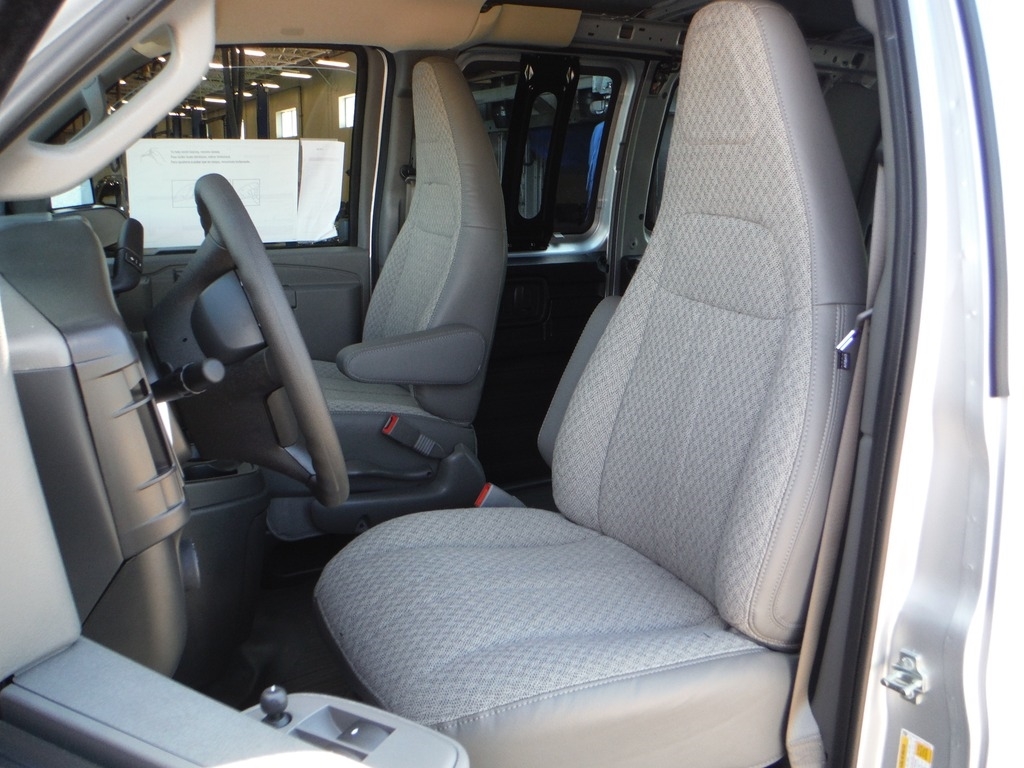 2026 Chevrolet Express image 17