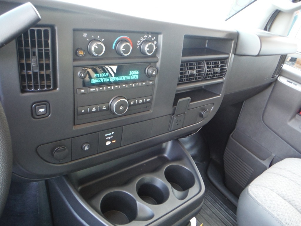 2026 Chevrolet Express image 19