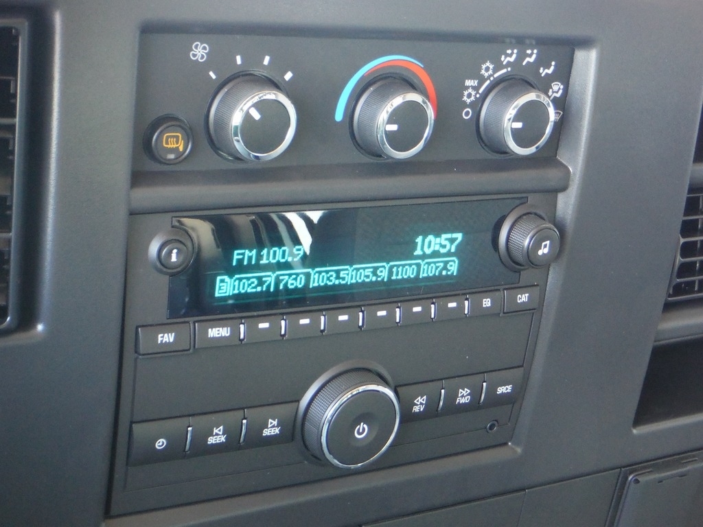 2026 Chevrolet Express image 24