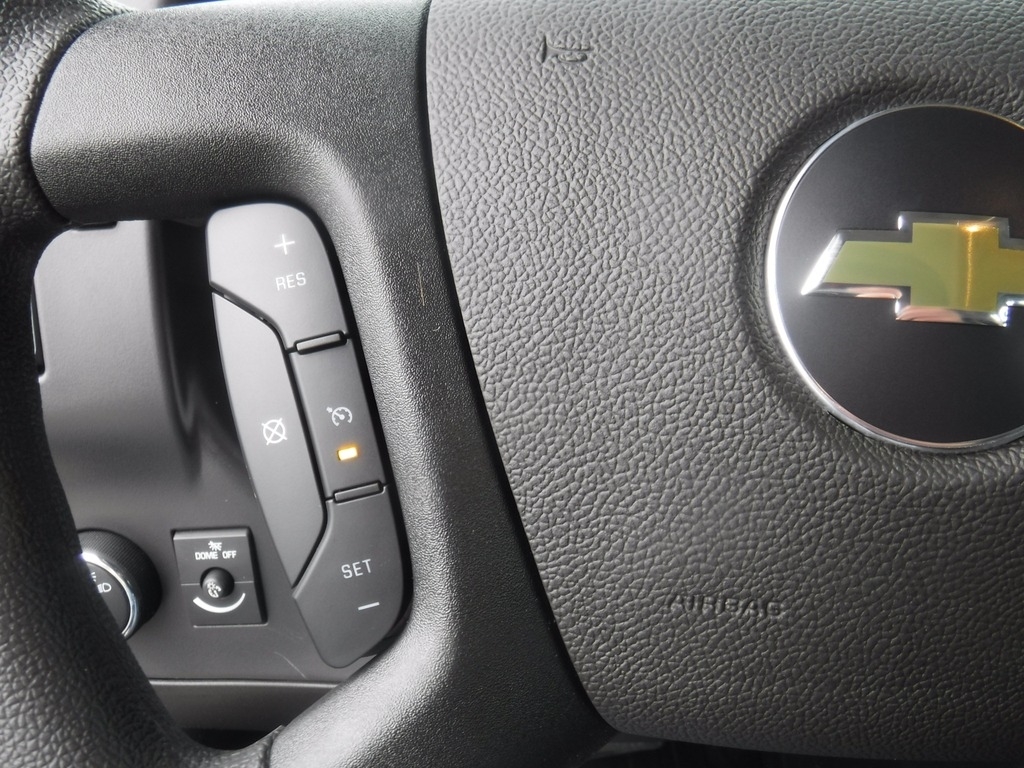 2026 Chevrolet Express image 21
