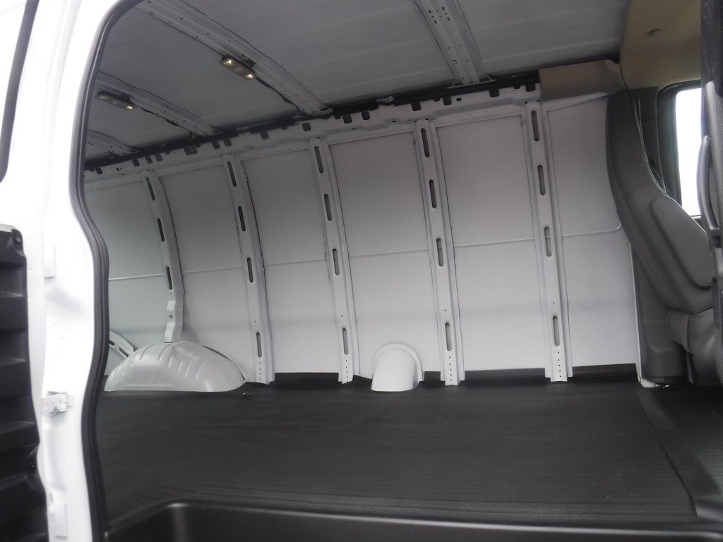 2026 Chevrolet Express image 23