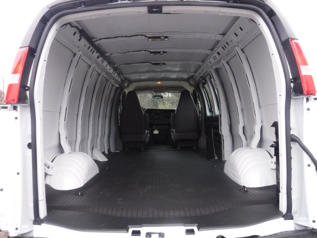 2026 Chevrolet Express image 24