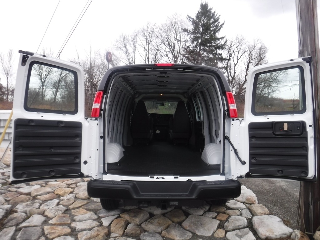 2026 Chevrolet Express image 25