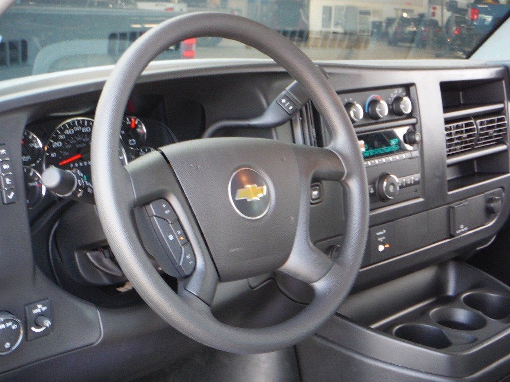 2026 Chevrolet Express image 9
