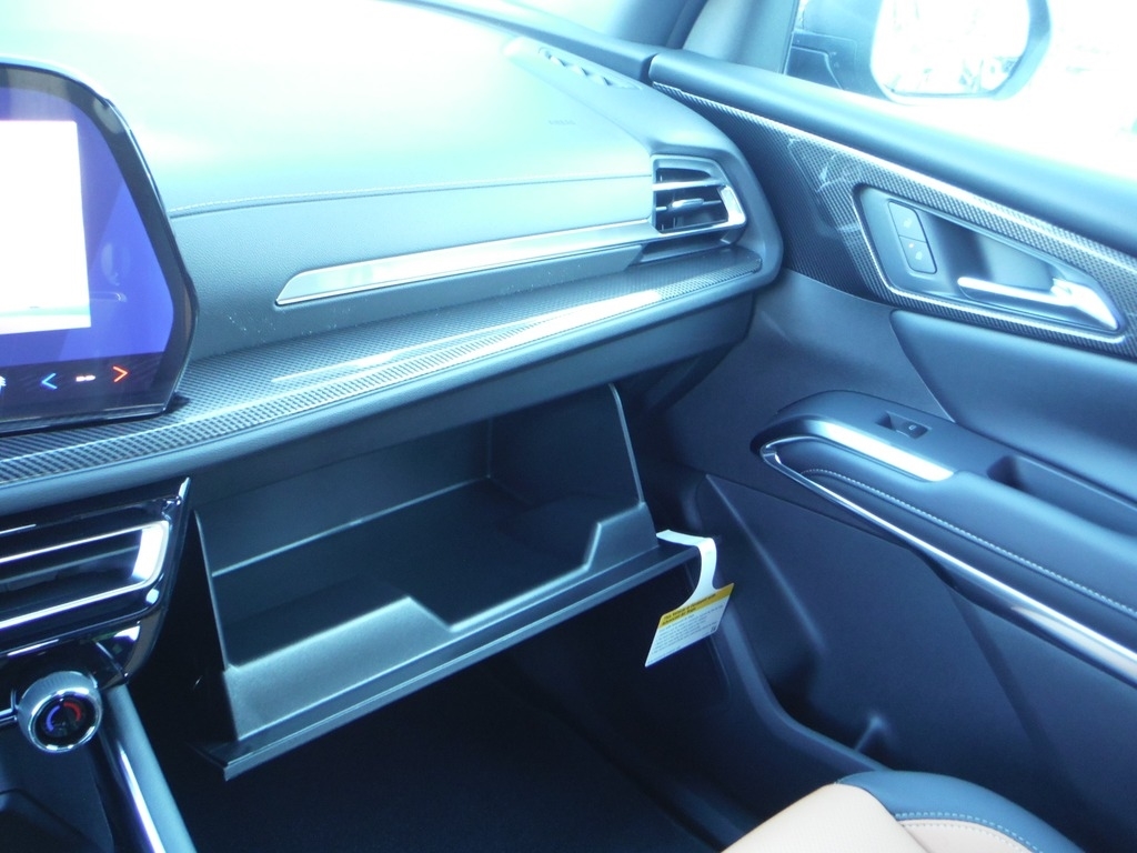 2027 Chevrolet Traverse image 32