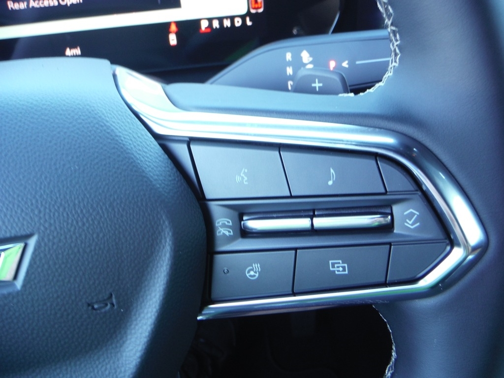 2027 Chevrolet Traverse image 39