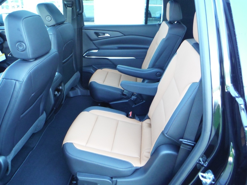 2027 Chevrolet Traverse image 40