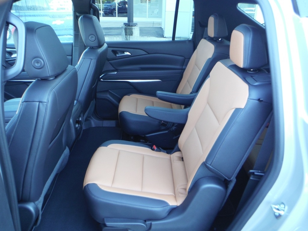 2027 Chevrolet Traverse image 36