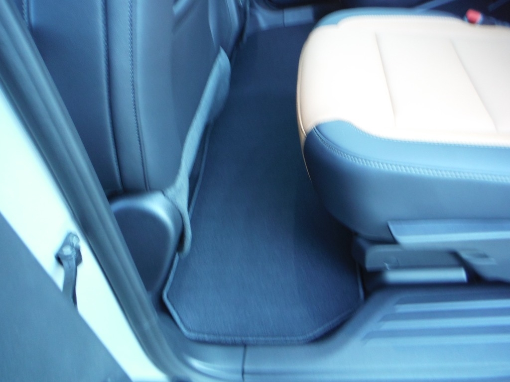 2027 Chevrolet Traverse image 37