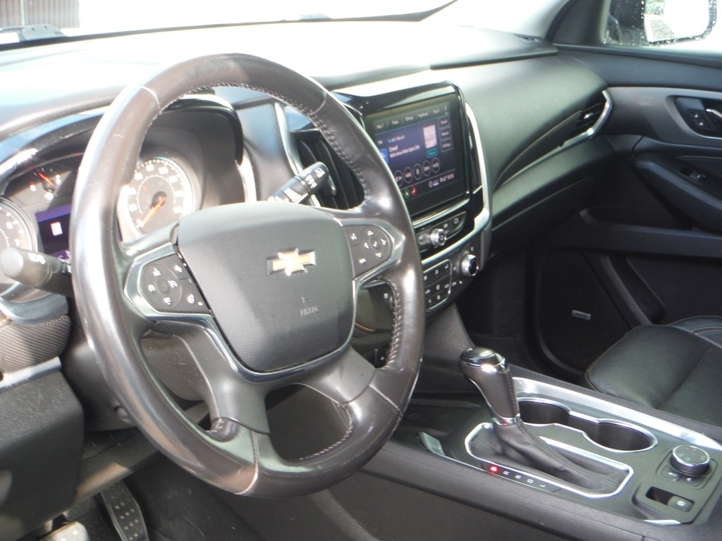 2020 Chevrolet Traverse image 16