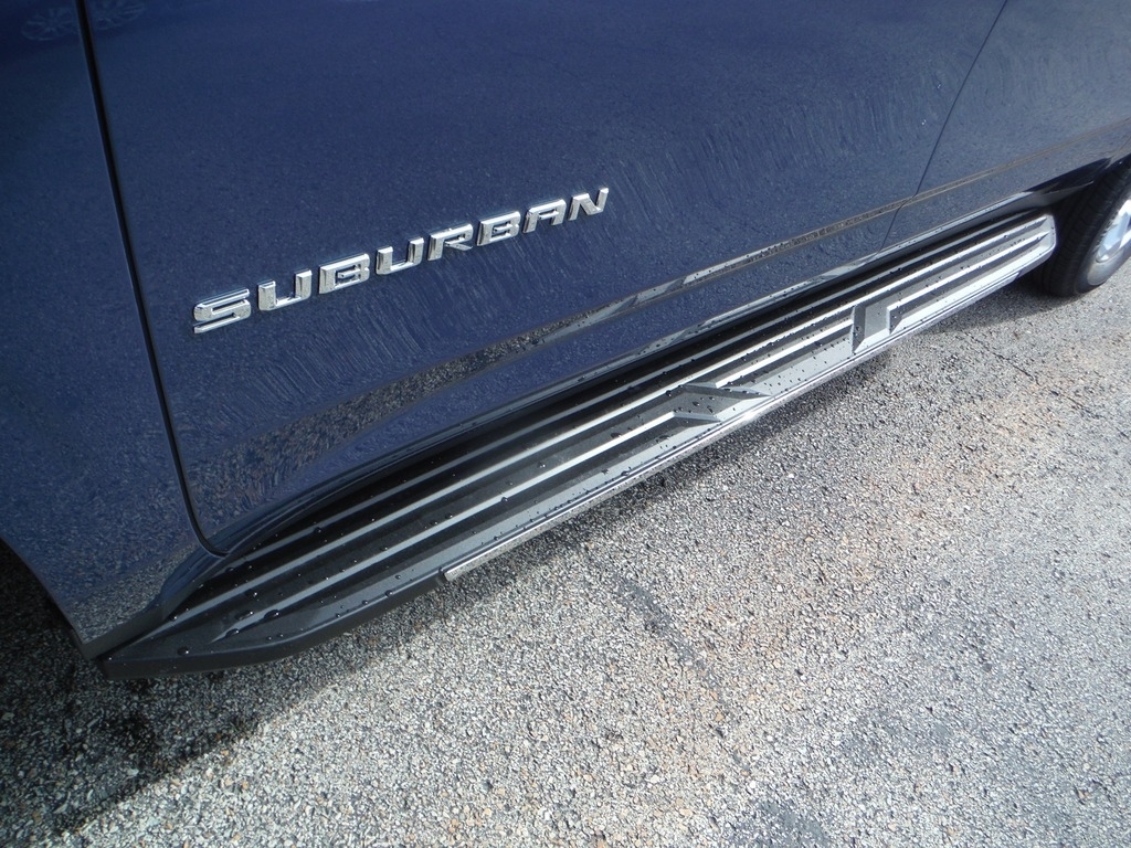 2026 Chevrolet Suburban image 4