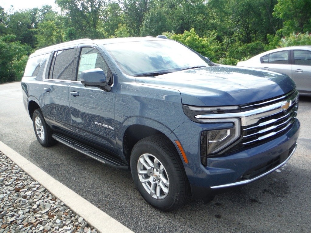 2026 Chevrolet Suburban image 7