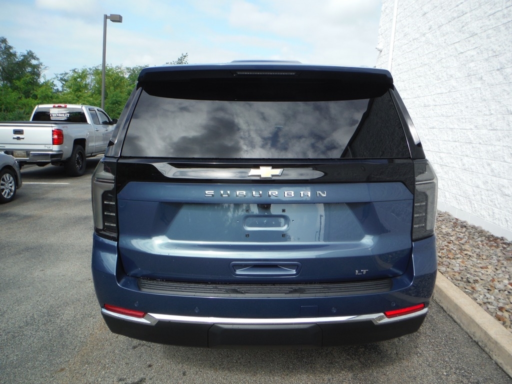 2026 Chevrolet Suburban image 10