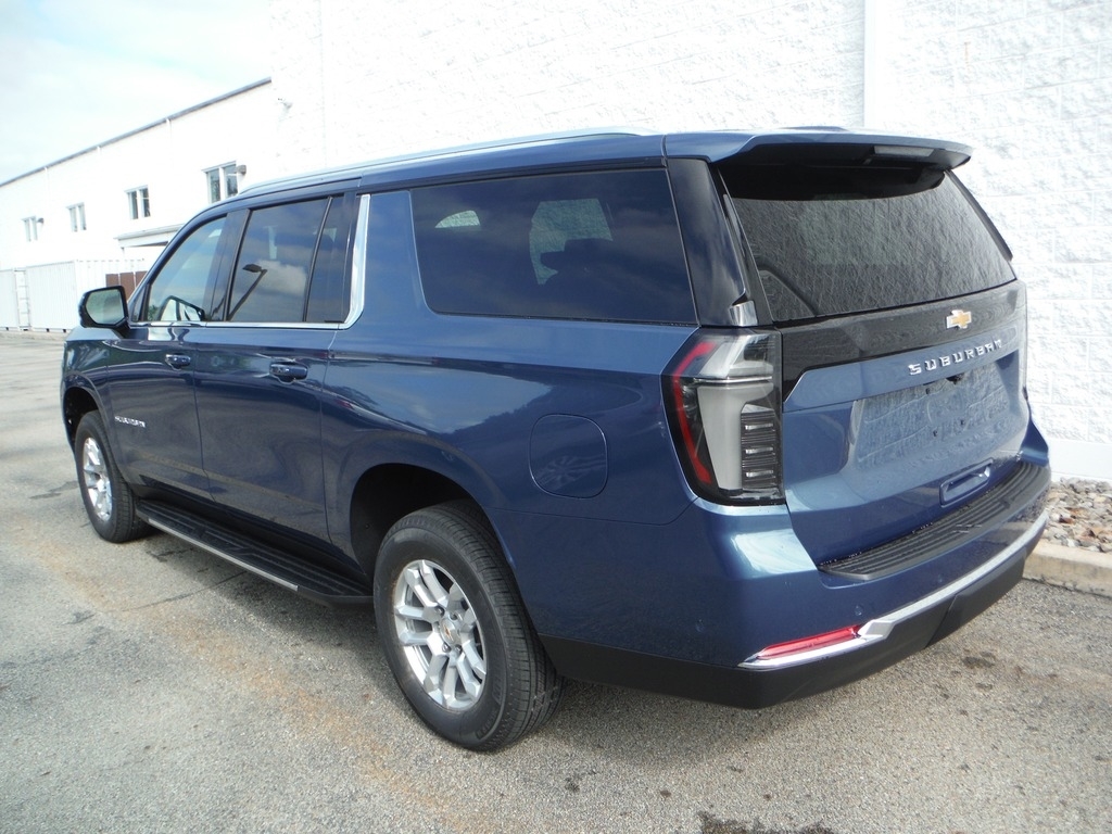 2026 Chevrolet Suburban image 11