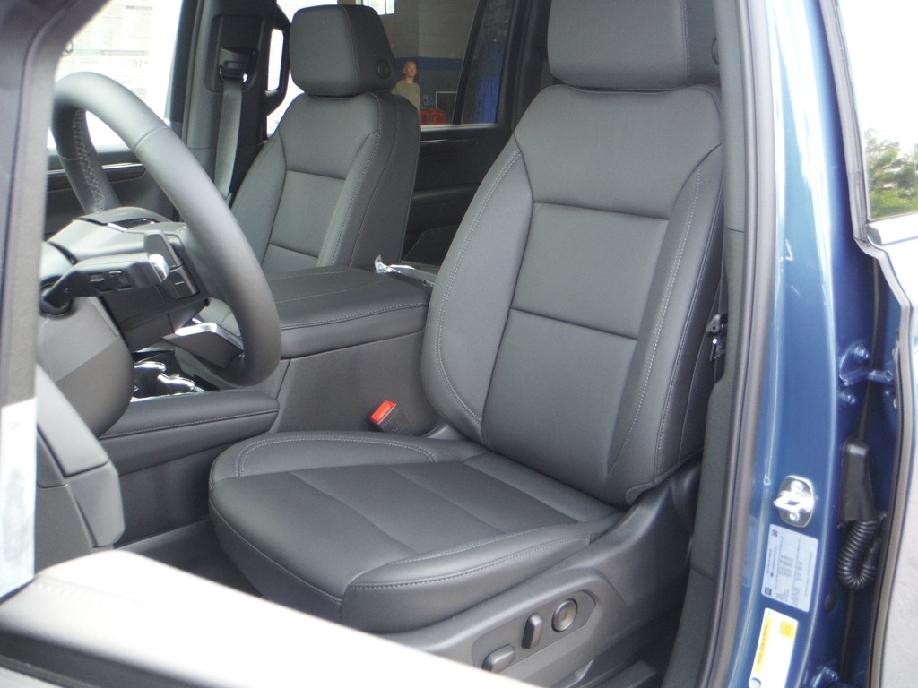 2026 Chevrolet Suburban image 15