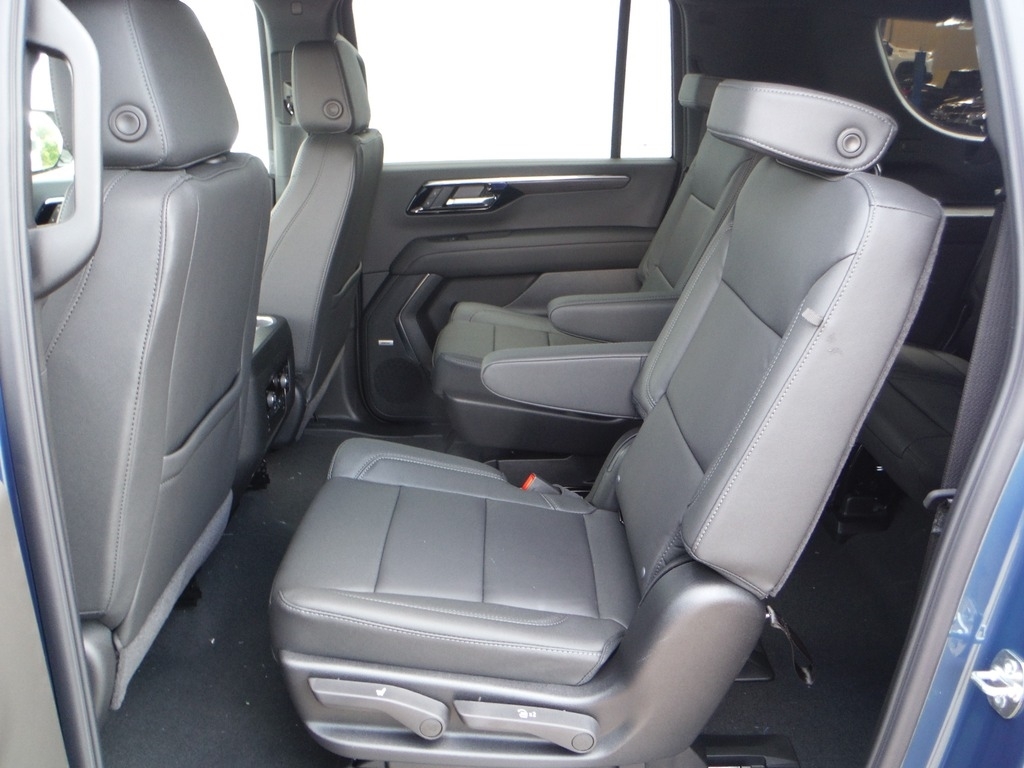 2026 Chevrolet Suburban image 36