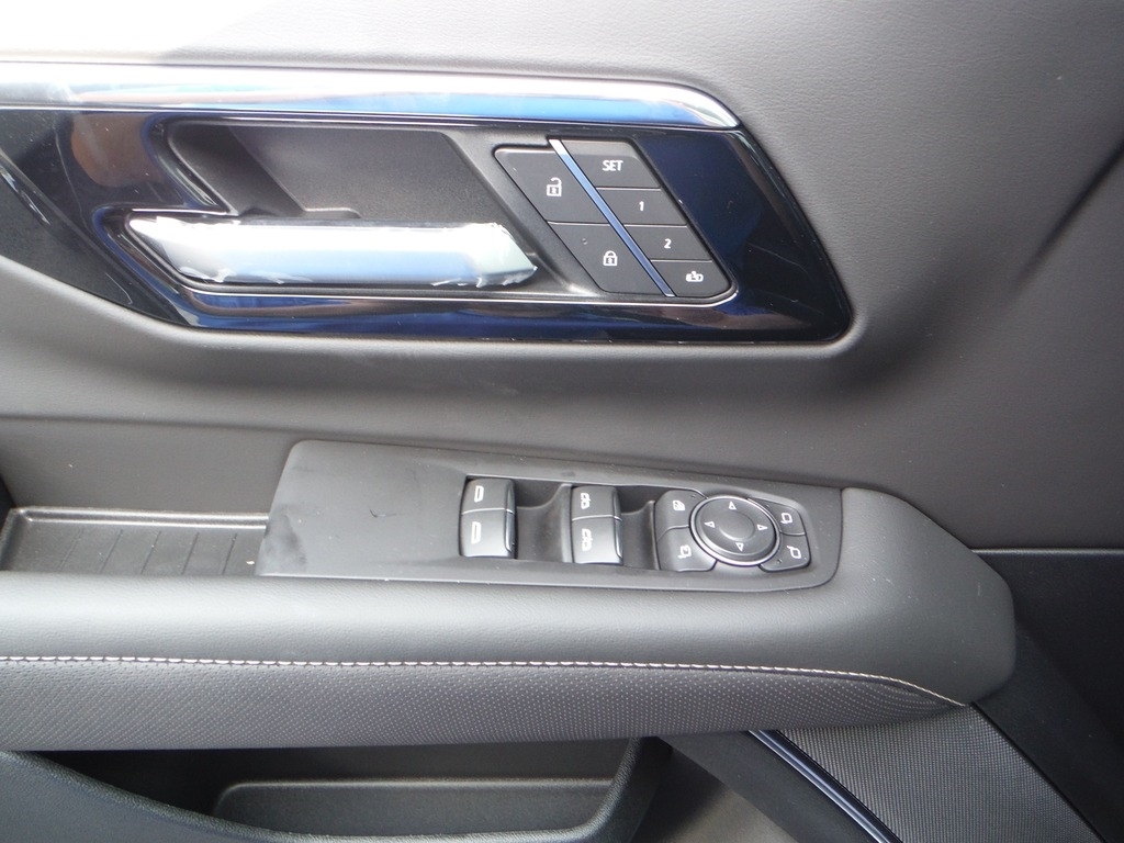 2026 Chevrolet Suburban image 19