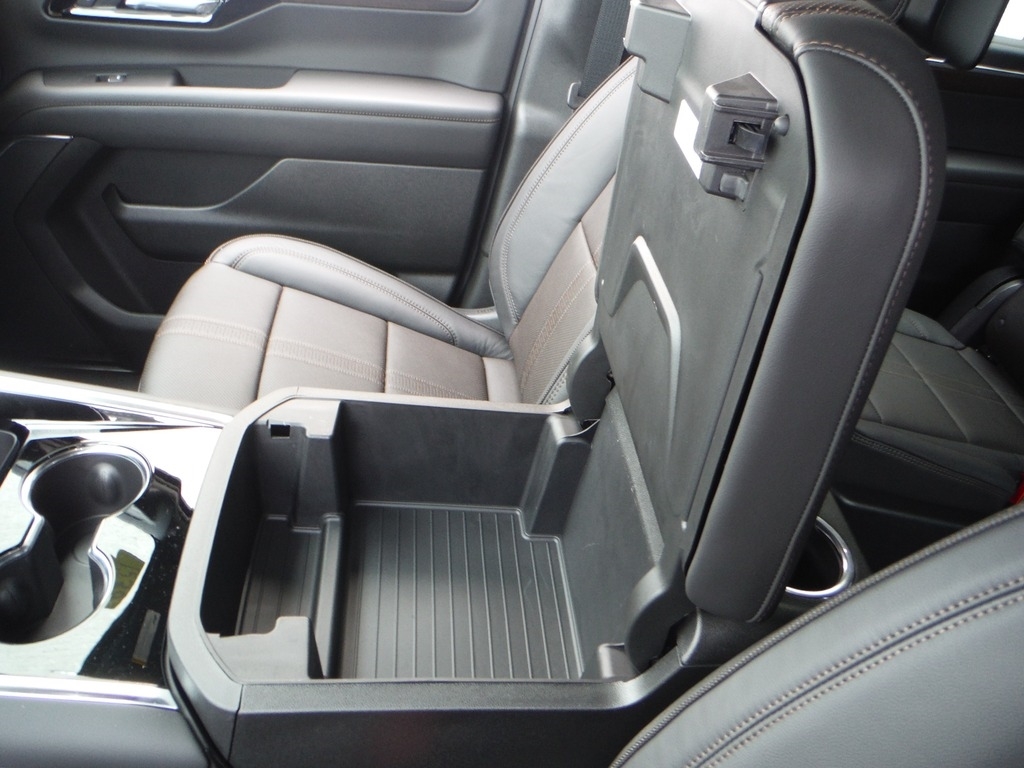 2026 Chevrolet Suburban image 25