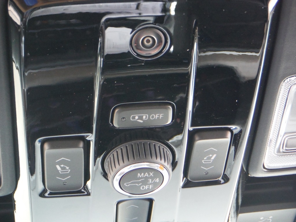 2026 Chevrolet Suburban image 38
