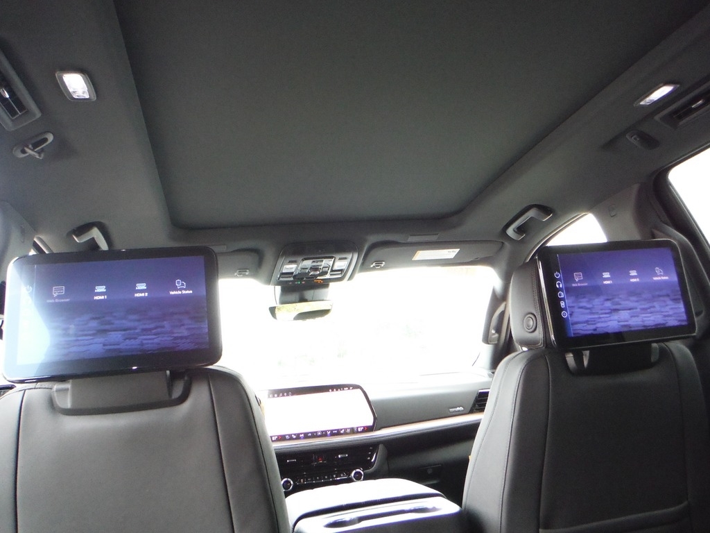 2026 Chevrolet Suburban image 57
