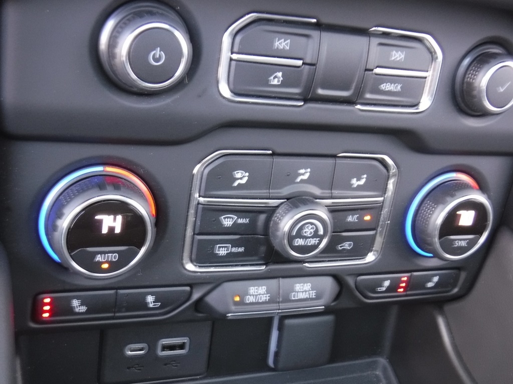 2021 Chevrolet Tahoe image 28