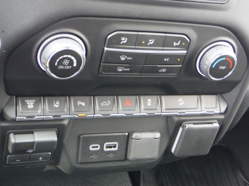 2026 Chevrolet Silverado 2500HD image 33