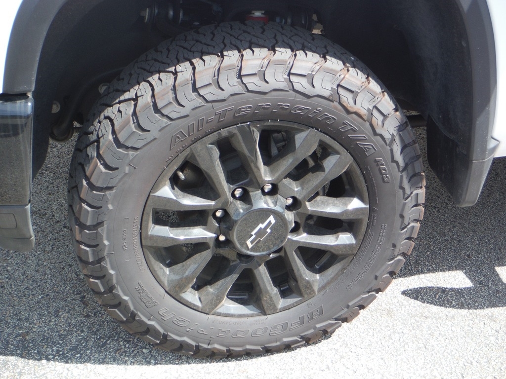 2025 Chevrolet Silverado 2500HD image 4